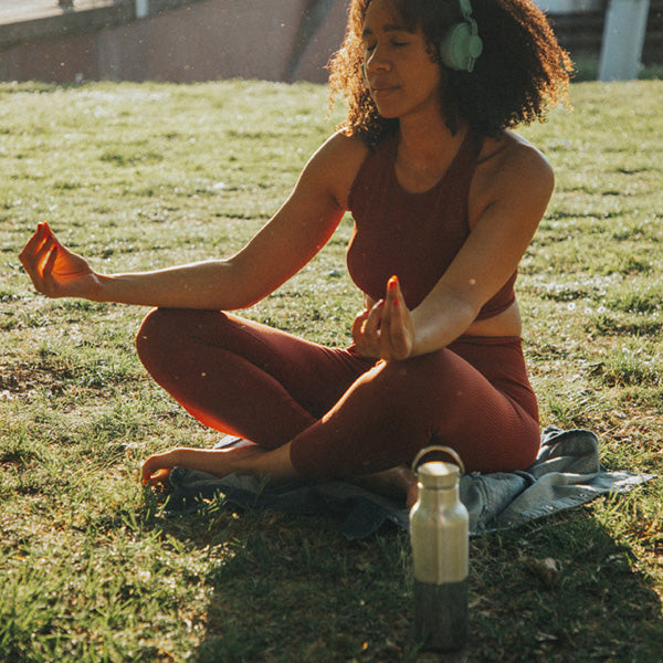 12oz-rise-reflect-with-bamboo-cap-y8 16oz_rise_reflect_yoga_park_headphones_square.jpg