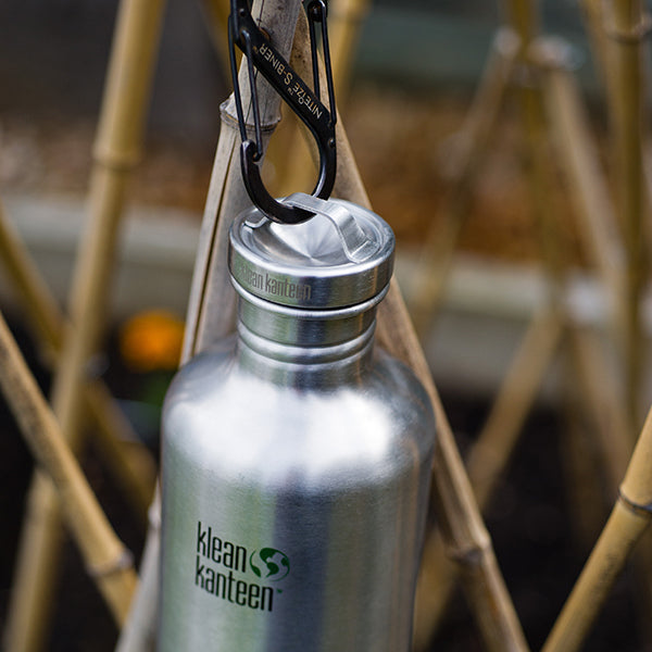 classic-steel-loop-cap-j6 40oz_bottle_steel_loop_cap_lifestyle.jpg
