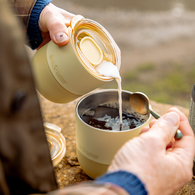 slide-lid-i3 8oz_rise_lowball_waxyellow_coffee_cream_pour_square.jpg