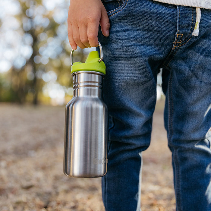 classic-kid-sippy-cap-p9 K12CNSIPPY-BS-kids_sippy_bottle_carry_lifestyle_f9e24b84-a0ae-465d-aad5-3c60c5592b7d.jpg