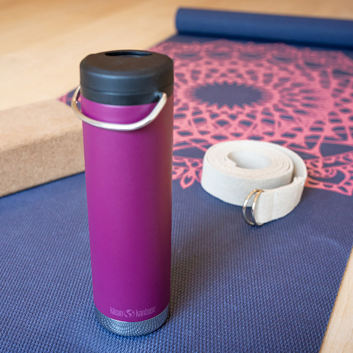 tkwide-twist-cap-with-straw-kit-y7 K20TKWPT-PP-T-TWIST-yoga_bottle_closed_lifestyle_a5ac6535-9c60-42bb-86fe-b94b5cef2b68.jpg