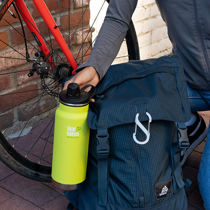 tkwide-chug-cap-d2 K32TKWSSL-JP-Bottle-Biking-Chug-Cap-lifestyle.jpg