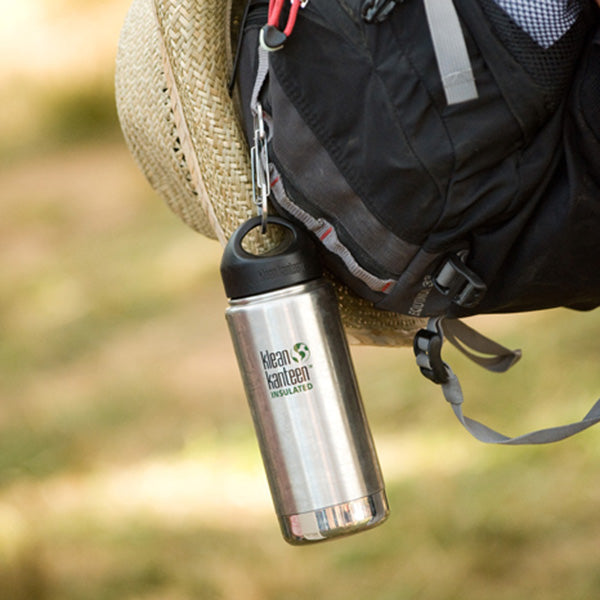 steel-s-biner-3-i3 carabiner_steel_bottle_backpack_lifestyle_dd4fef2d-f5d2-4f32-ac05-c706bd6b518e.jpg