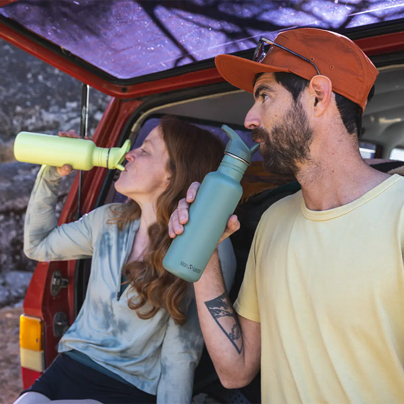 27oz-classic-with-flip-seal-sport-cap-q0 classic_27oz_flip_seal_couple_tailgate_tip-sip_square.jpg