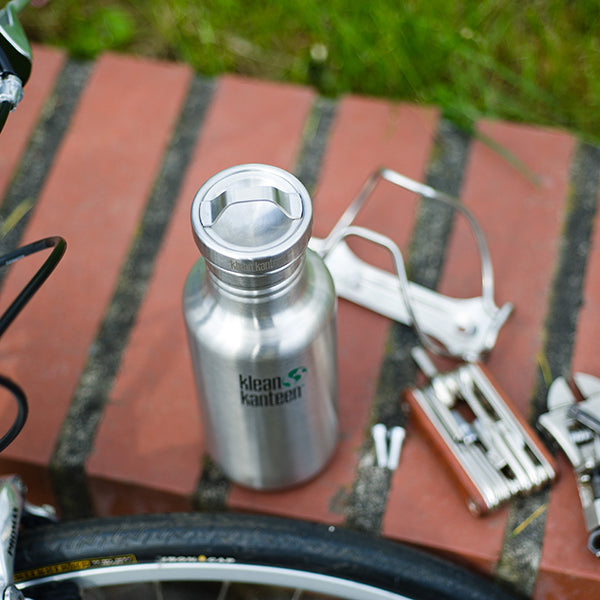 classic-steel-loop-cap-j6 stainless_bottle_cap_bike_parts_lifestyle.jpg