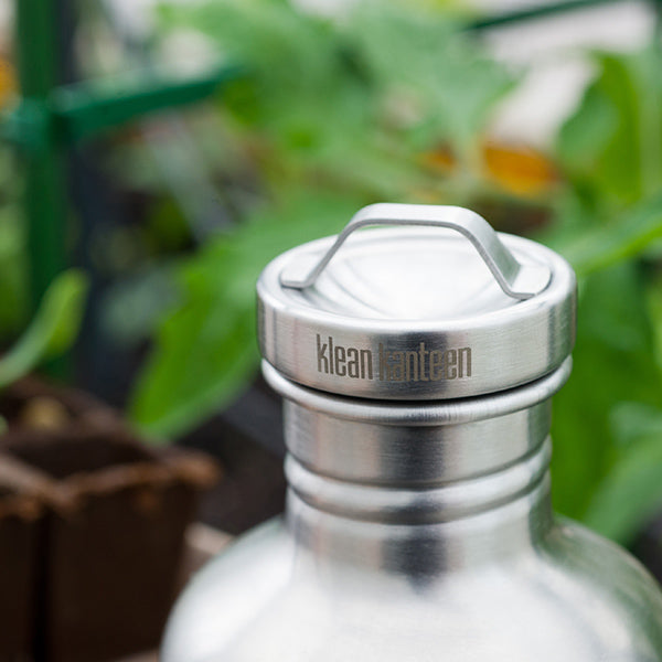 classic-steel-loop-cap-j6 stainless_cap_garden_lifestyle.jpg