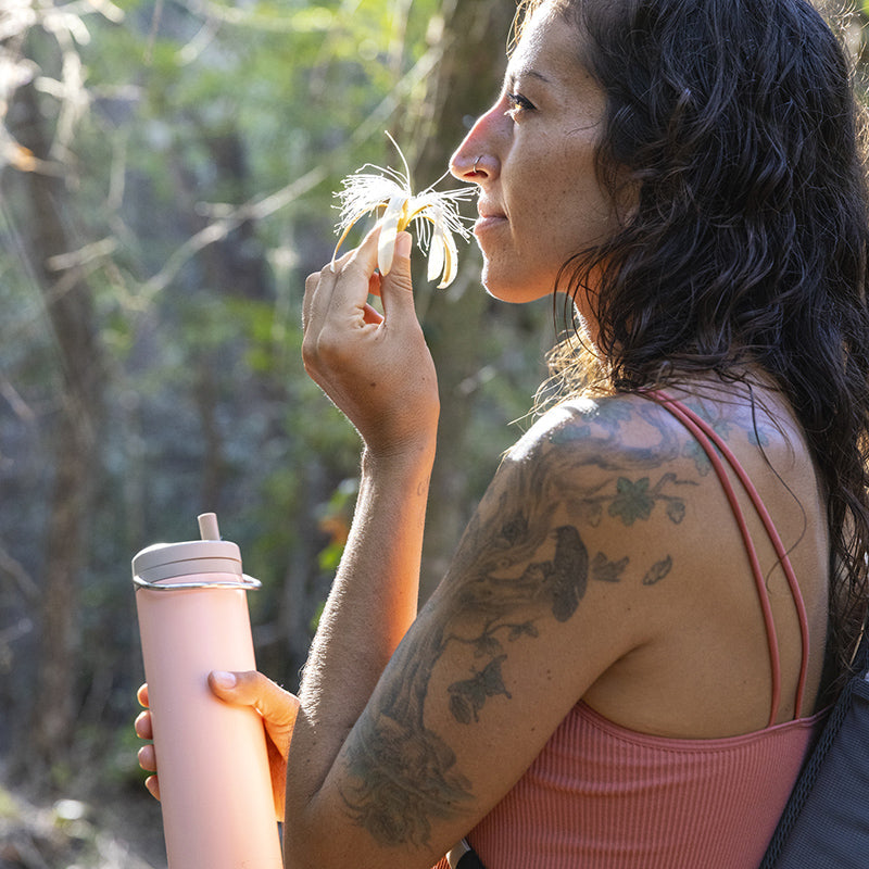20oz-tkwide-made-to-do-more-bundle-c1 tkwide_20oz_insulated_bottle_twist_woman_flower_costarica_square.jpg