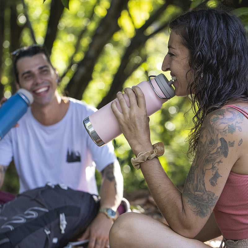 32oz-tkwide-with-twist-cap-q8 tkwide_32oz_insulated_bottle_twist_costarica_couple_drink_square.jpg